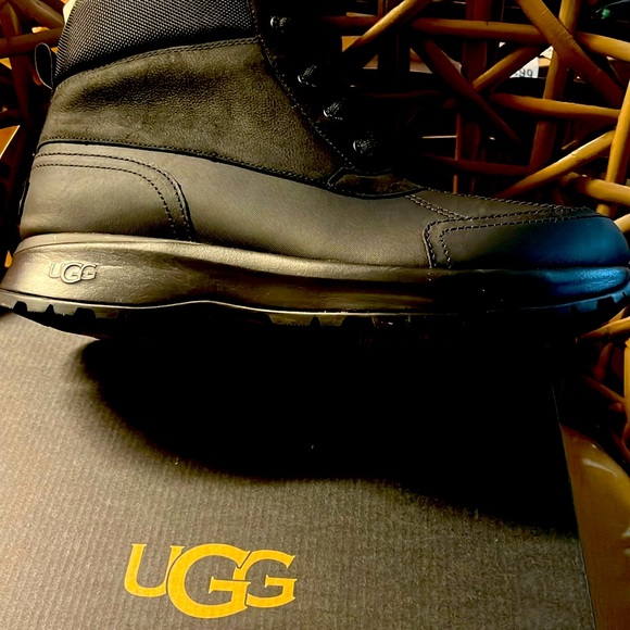New UGG Emmett Duck Mens Boots Size 13 NWB Unique